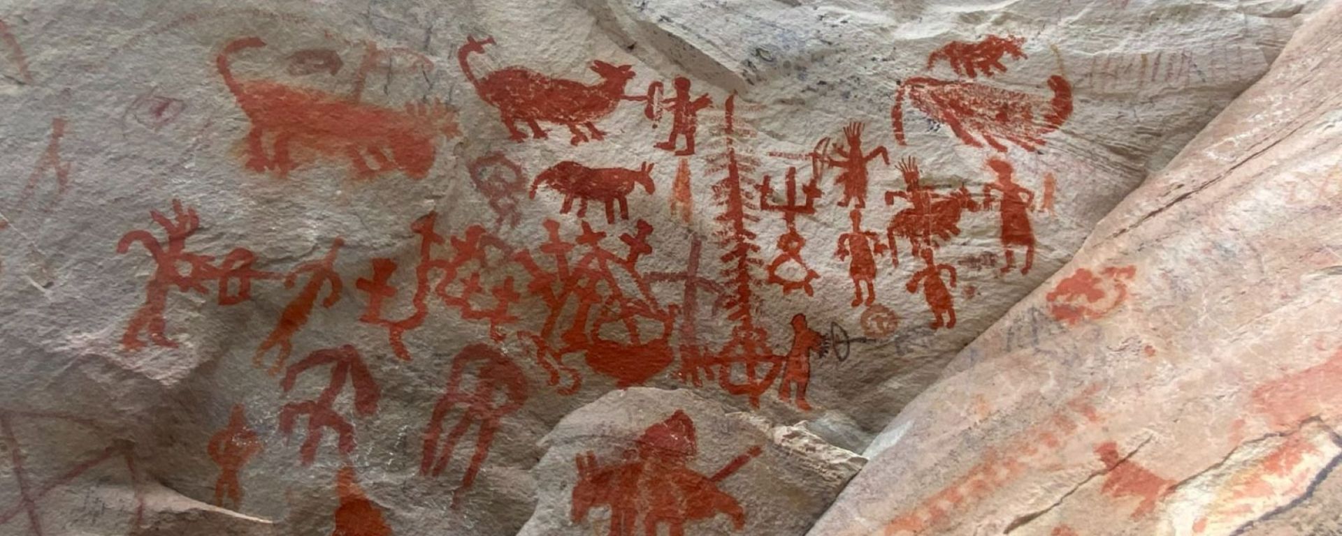 Imagen de INAHI https://www.inah.gob.mx/foto-del-dia/pinturas-rupestres-la-primera-narrativa-visual-de-la-humanidad