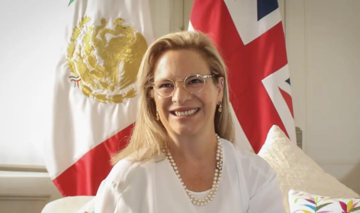 Información https://www.sdpnoticias.com/mexico/gertz-manero-llega-a-la-embajada-britanica-tras-polemica-con-gonzalez-blanco/