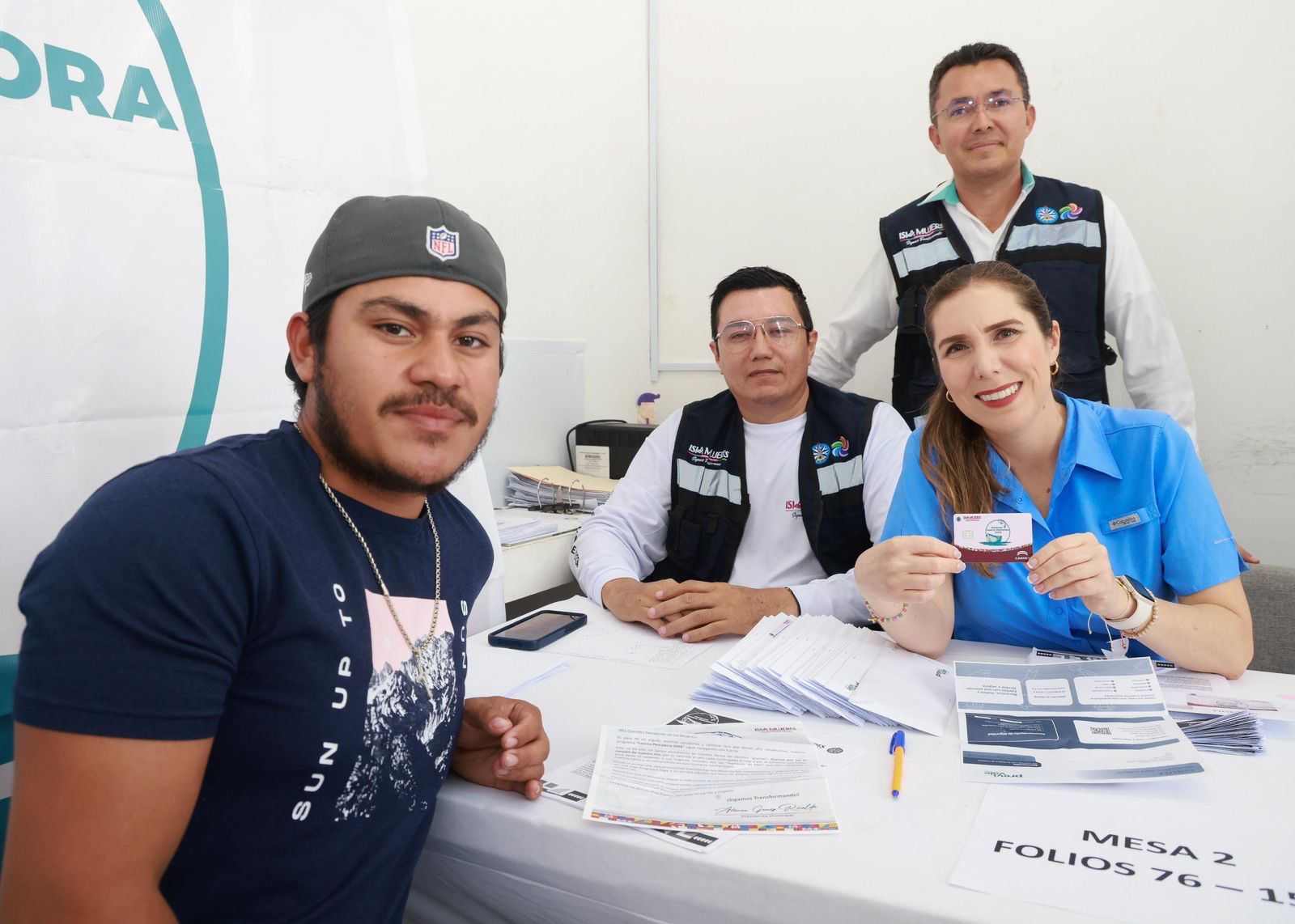 Fortalecen al sector pesquero de Isla Mujeres con entrega de tarjetas ...