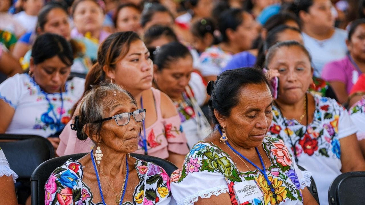 Imagen de https://laverdadnoticias.com/ultimas-noticias/mexico/quintana-roo-impulsa-a-mujeres-indigenas-con-programas-de-empoderamiento-y-cultura