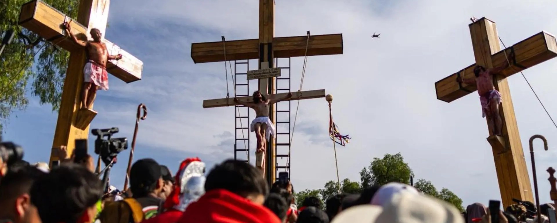 Imagen de https://www.nmas.com.mx/liveblog/viacrucis-iztapalapa-en-vivo-hoy-viernes-santo-2026-pasion-de-cristo-sentencia-crucifixion/